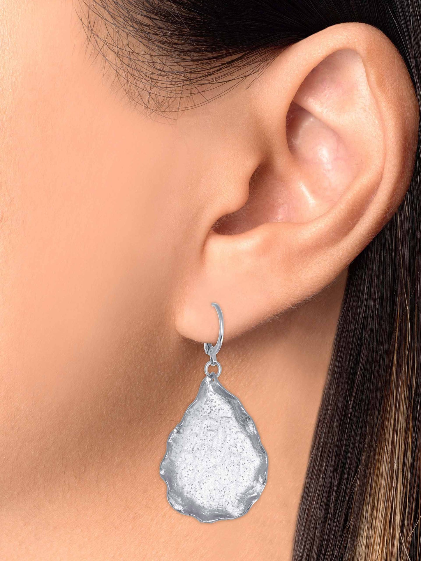 Silver 925 Rhodium Plated Wave Leaf Shiny Earring. ITE219-R